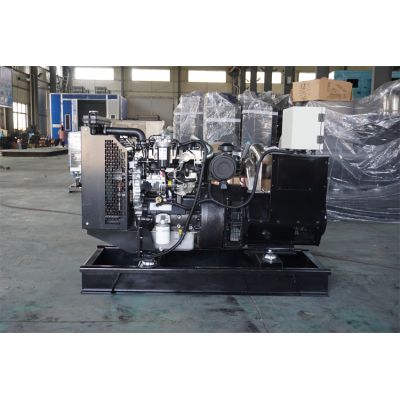 30kw珀金斯柴油發(fā)電機(jī)組-珀金斯3缸柴油機(jī)1103A-33G柴油發(fā)電機(jī)組,缸徑/行程：105/127mm,柴油發(fā)電機(jī)組水冷發(fā)動機(jī)功率30KW,柴油發(fā)電機(jī)組配套馬拉松斯坦福發(fā)電機(jī)。廠價(jià)直銷歡迎選購：13773399855。