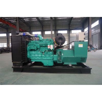 200kw東風(fēng)康明斯柴油發(fā)電機(jī)組-東風(fēng)康明斯6缸柴油機(jī)6LTAA8.9-G3柴油發(fā)電機(jī)組,缸徑/行程：140/152mm,柴油發(fā)電機(jī)組水冷發(fā)動機(jī)功率230KW,柴油發(fā)電機(jī)組配套馬拉松斯坦福發(fā)電機(jī)。廠價直銷歡迎選購：13773399855。
