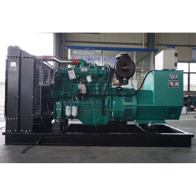 150KW玉柴柴油發(fā)電機(jī)組-玉柴6缸柴油機(jī)YCD6Q33H6-280,柴油發(fā)電機(jī)組缸徑/行程：108/135mm,柴油發(fā)電機(jī)組水冷發(fā)動(dòng)機(jī)功率209KW,柴油發(fā)電機(jī)組配套馬拉松斯坦福發(fā)電機(jī)。廠價(jià)直銷(xiāo)歡迎選購(gòu)：13773399855。